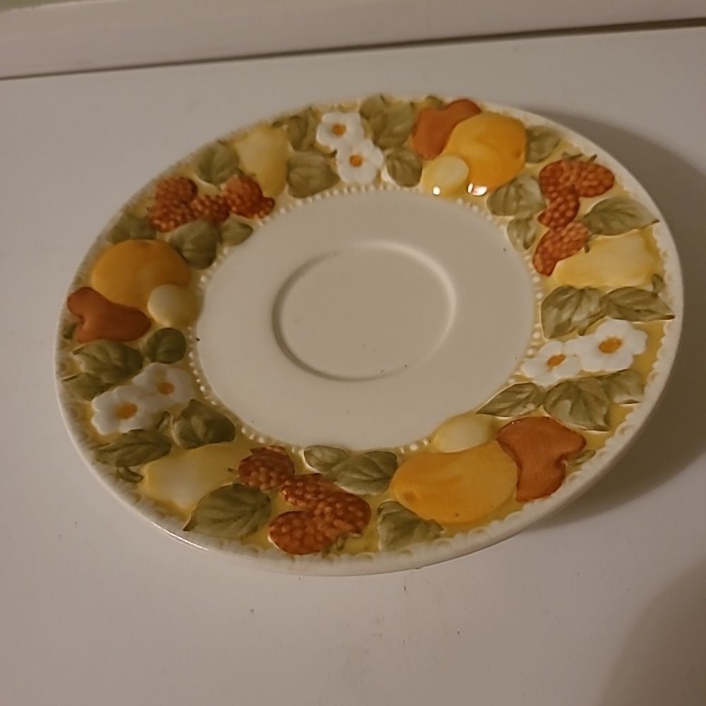 Metlox Saucer 